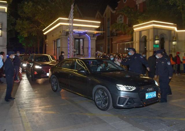 小洛解封滴滴，滴滴客服24小时人工客服_第1张